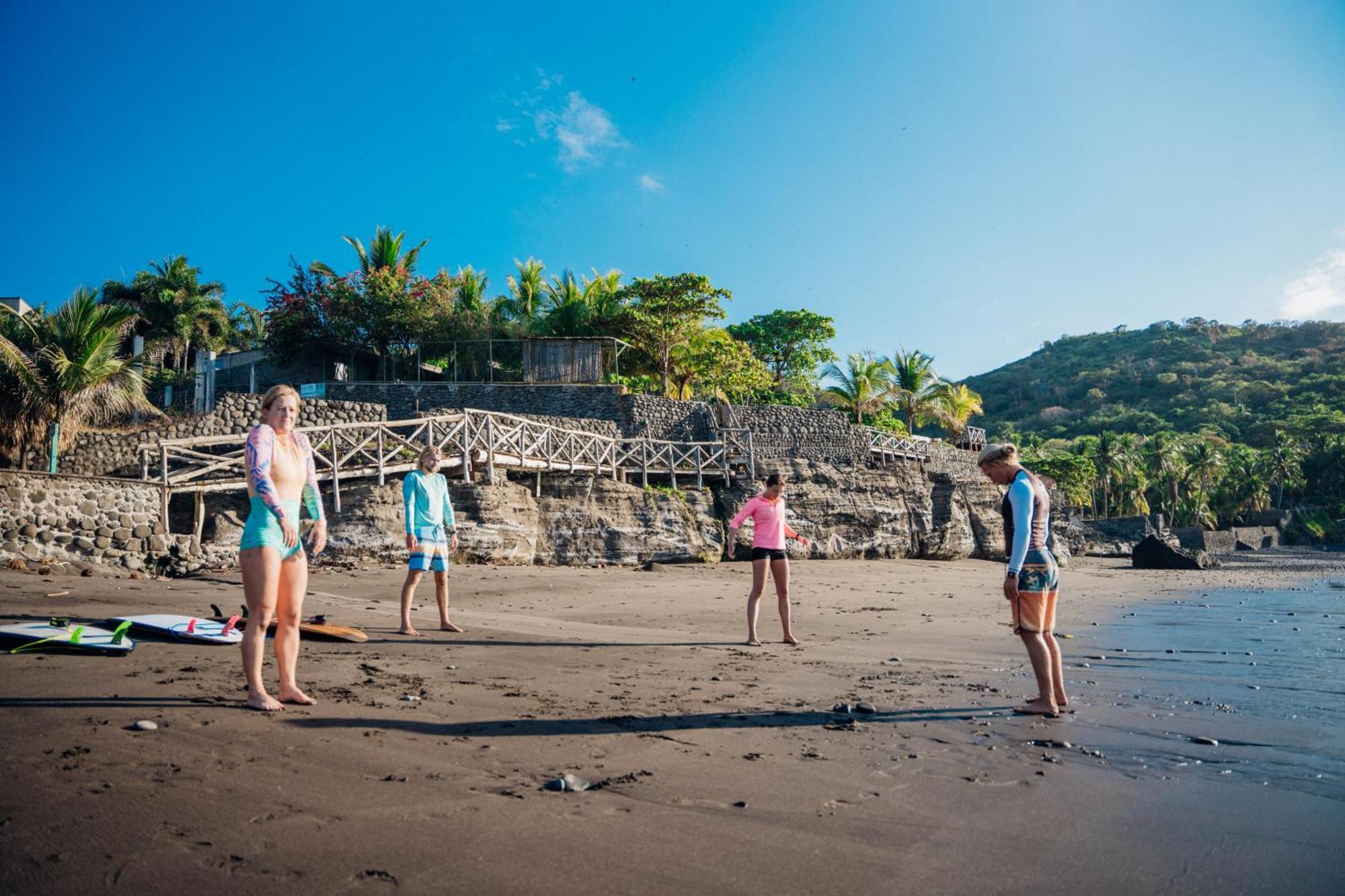 Puro Surf Hotel El Zonte Bagian luar foto