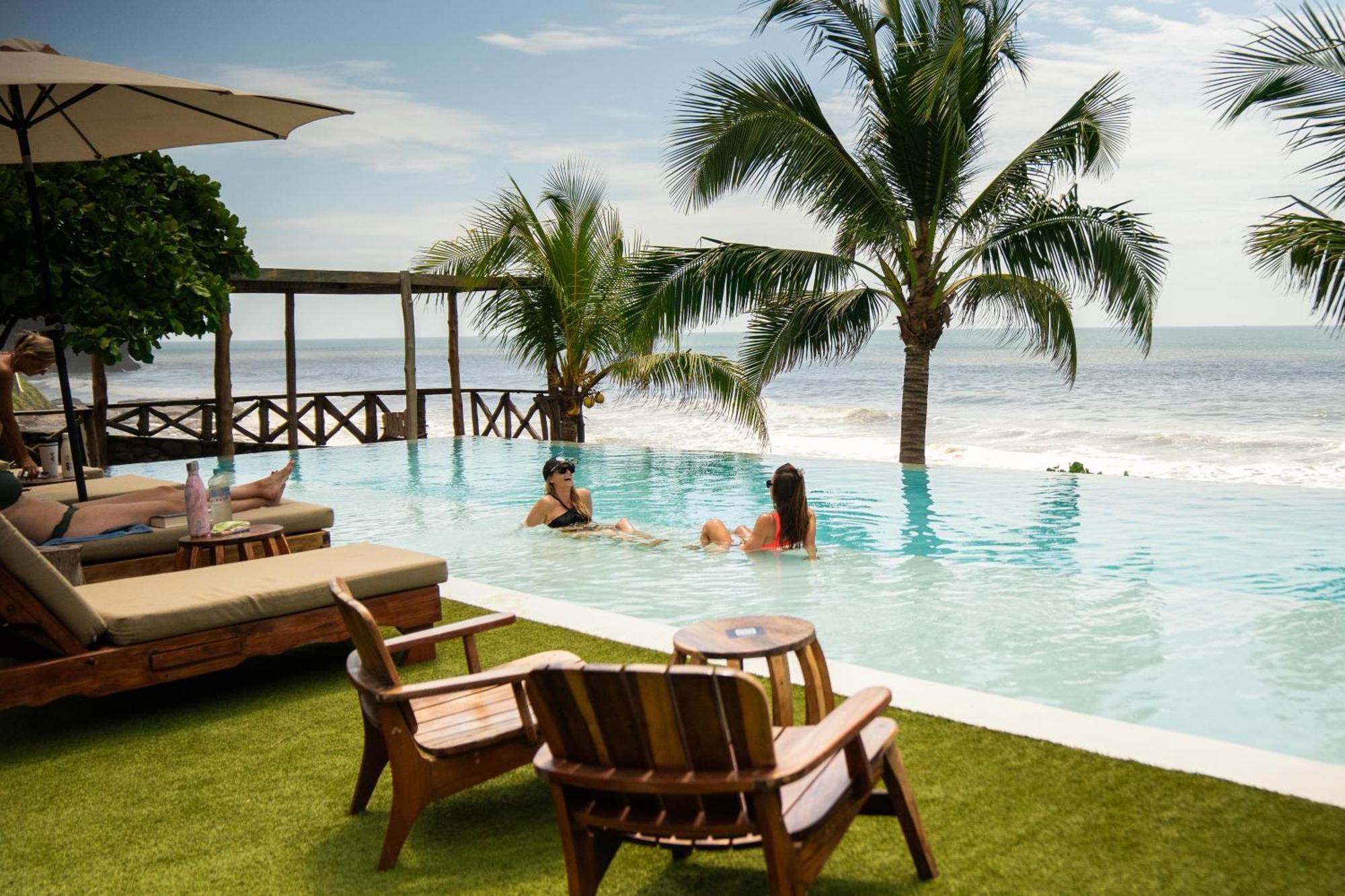 Puro Surf Hotel El Zonte Bagian luar foto